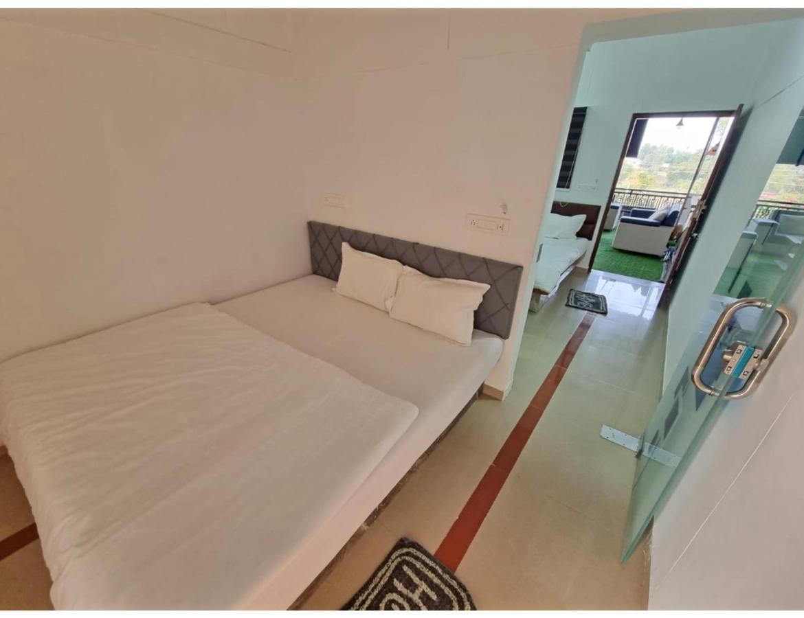 Hari Homestay, Garudeshwar Exterior photo